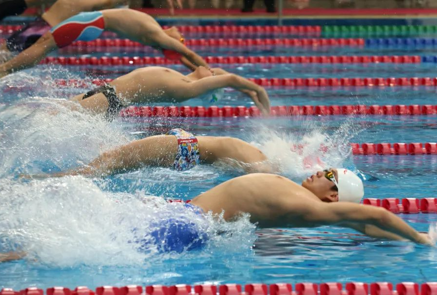 暗示续约还是离队？刘洋晒与瓦科互换球衣照片